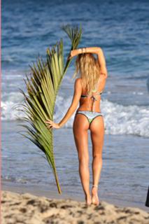 Candice Swanepoel feet photo thumbnail