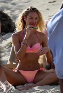 Candice Swanepoel feet photo thumbnail