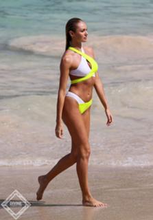 Candice Swanepoel feet photo thumbnail