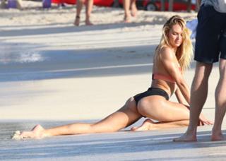 Candice Swanepoel feet photo thumbnail