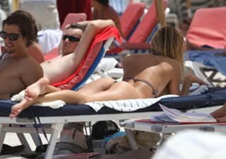 Candice Swanepoel feet photo thumbnail