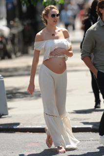 Candice Swanepoel feet photo thumbnail