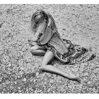 Candice Swanepoel feet photo thumbnail