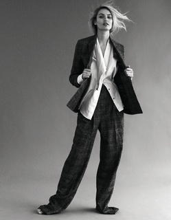 Candice Swanepoel feet photo thumbnail