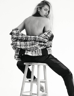 Candice Swanepoel feet photo thumbnail