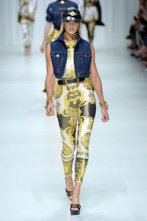 Candice Swanepoel feet photo thumbnail