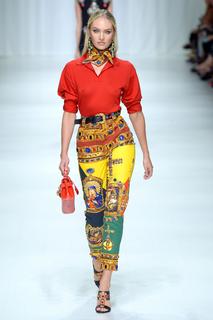 Candice Swanepoel feet photo thumbnail