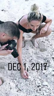 Candice Swanepoel feet photo thumbnail