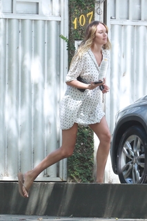 Candice Swanepoel feet photo thumbnail