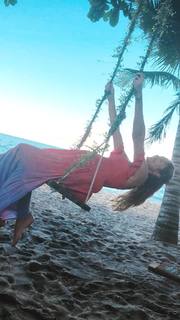 Candice Swanepoel feet photo thumbnail