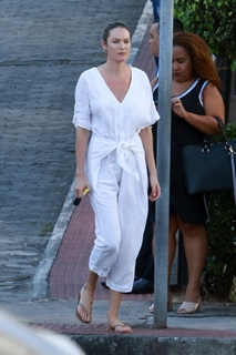 Candice Swanepoel feet photo thumbnail