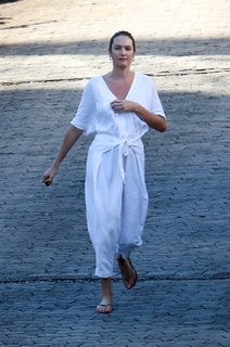 Candice Swanepoel feet photo thumbnail