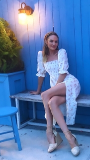 Candice Swanepoel feet photo thumbnail