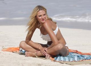 Candice Swanepoel feet photo thumbnail