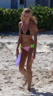 Candice Swanepoel feet photo thumbnail