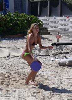 Candice Swanepoel feet photo thumbnail