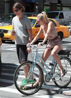 Candice Swanepoel feet photo thumbnail