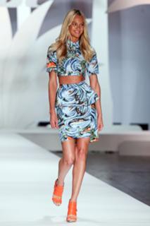 Candice Swanepoel feet photo thumbnail