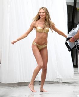 Candice Swanepoel feet photo thumbnail