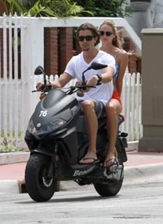 Candice Swanepoel feet photo thumbnail