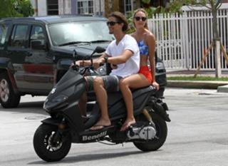 Candice Swanepoel feet photo thumbnail