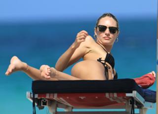 Candice Swanepoel feet photo thumbnail