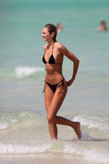 Candice Swanepoel feet photo thumbnail