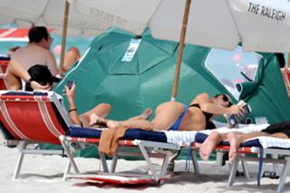 Candice Swanepoel feet photo thumbnail