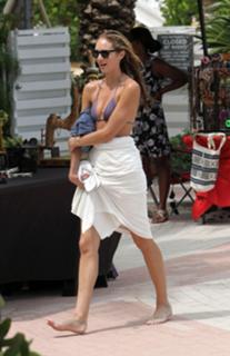 Candice Swanepoel feet photo thumbnail