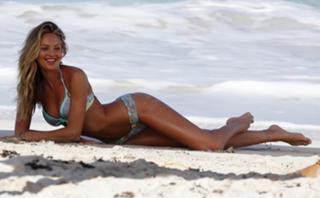 Candice Swanepoel feet photo thumbnail