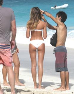 Candice Swanepoel feet photo thumbnail