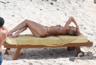Candice Swanepoel feet photo thumbnail