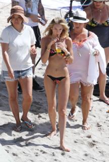 Candice Swanepoel feet photo thumbnail