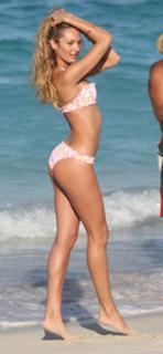 Candice Swanepoel feet photo thumbnail