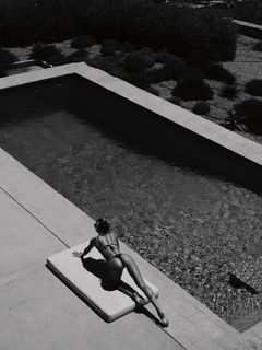 Candice Swanepoel feet photo thumbnail