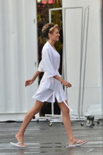 Candice Swanepoel feet photo thumbnail