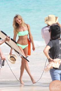 Candice Swanepoel feet photo thumbnail