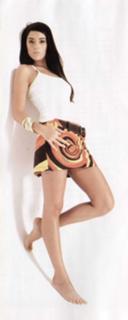 Cansu Dere feet photo thumbnail