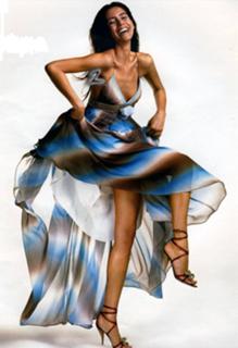 Cansu Dere feet photo thumbnail