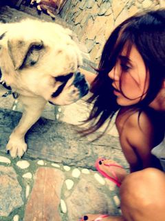 Cansu Dere feet photo thumbnail