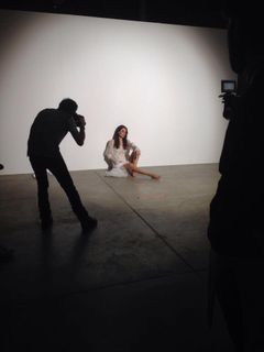 Cansu Dere feet photo thumbnail