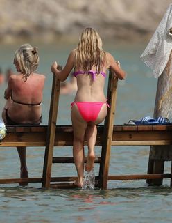 Caprice Bourret feet photo 1