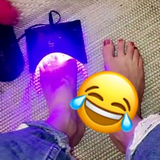 Capucine Anav feet photo thumbnail