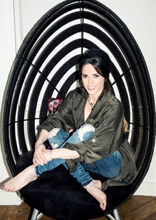 Capucine Anav feet photo thumbnail