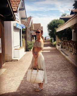 Capucine Anav feet photo thumbnail