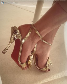 Capucine Anav feet photo thumbnail