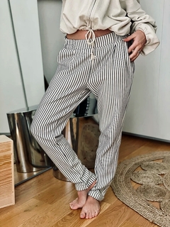 Capucine Anav feet photo thumbnail