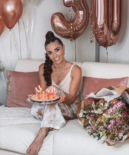 Capucine Anav feet photo thumbnail