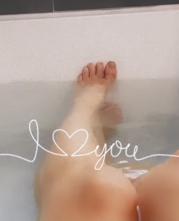 Capucine Anav feet photo thumbnail