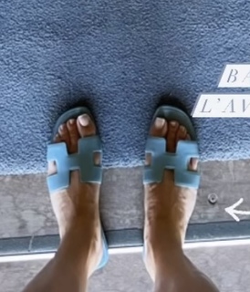 Capucine Anav feet photo thumbnail